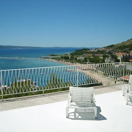 In With Sea View, Balcony, Air Conditioning, Wi-fi Omiš