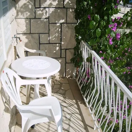Lägenhet In With Sea View, Balcony, Air Conditioning, Wi-fi